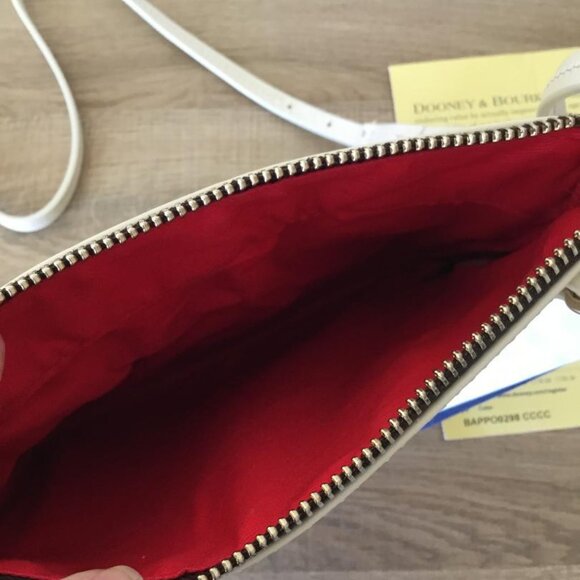 Dooney & Bourke Triple Zip Crossbody Bag in Smooth Apollo Cream Leather NWT - Picture 5 of 5